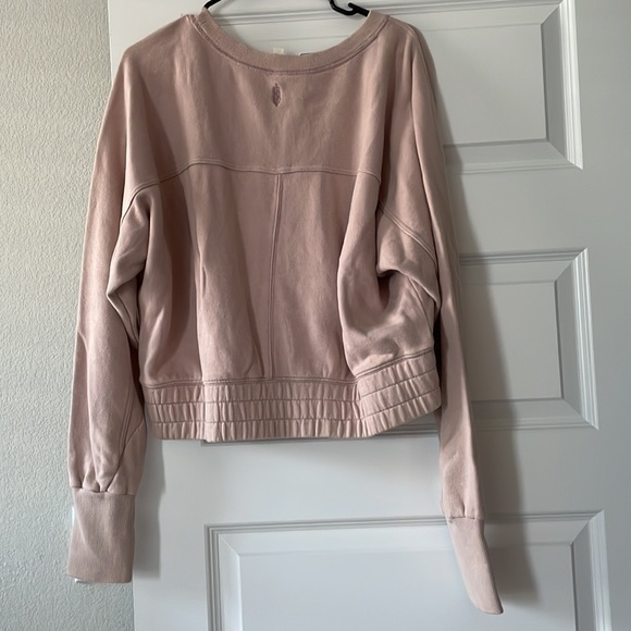 Free People Movement cropped pink sweatshirt with zipper pockets - Picture 4 of 4